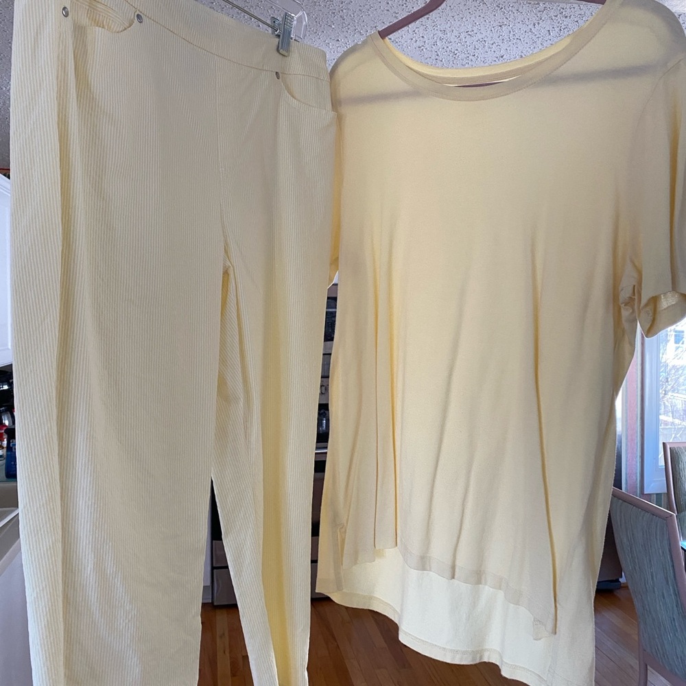 Mario Serrani Women's Capris and Tee yellow and white striped pant set